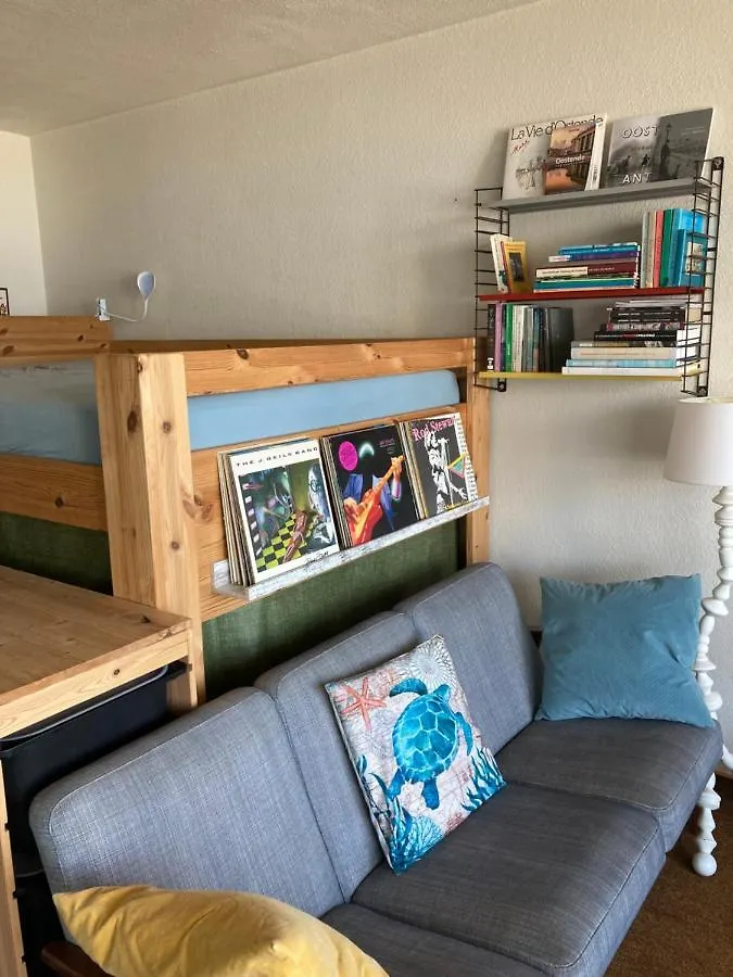 Tiny Apt W/ Balcony And Seaview, Even Out Of Your Bed ! Ostende Appartement
